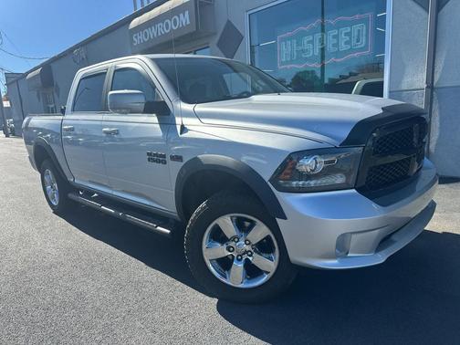 2018 RAM 1500 Night 4x4 Crew Cab 5'7'' Box *Ltd Avail*