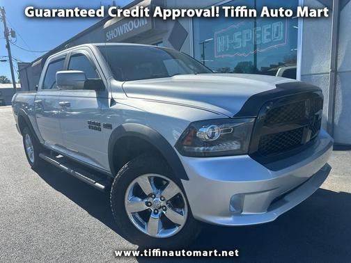 2018 RAM 1500 Night 4x4 Crew Cab 5'7'' Box *Ltd Avail*