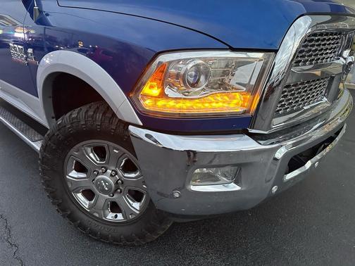 2017 RAM 2500 Laramie 4x4 Crew Cab 8' Box