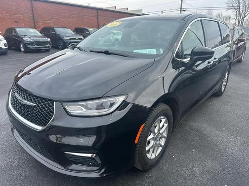 2023 Chrysler Pacifica Touring