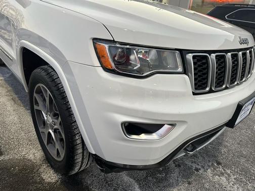 2018 Jeep Grand Cherokee Sterling Edition