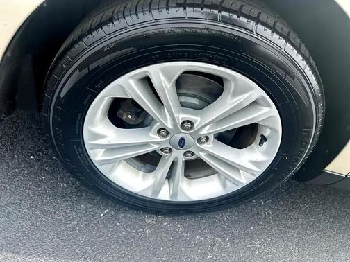 2018 Ford Taurus SE FWD