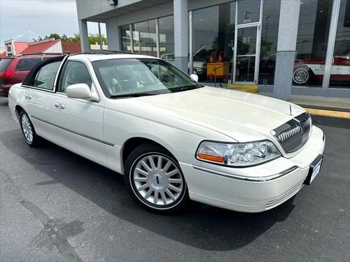 2004 Lincoln Town Car 4dr Sdn Ultimate