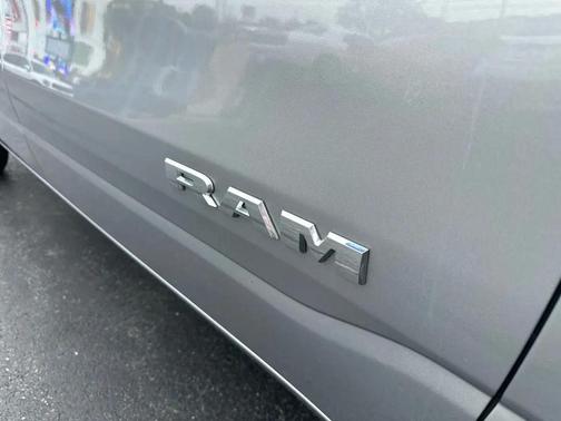 SILVER 2020 RAM 1500 Big Horn/Lone Star