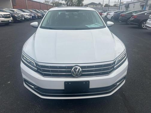 2018 Volkswagen Passat 2.0T SE