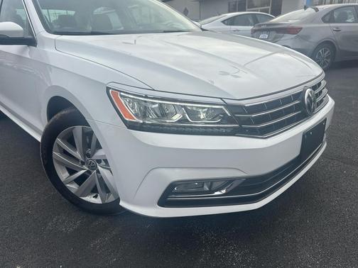 2018 Volkswagen Passat 2.0T SE
