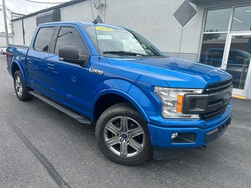 BLUE 2019 Ford F-150 XLT