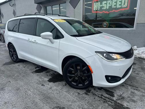 2019 Chrysler Pacifica Touring-L Plus