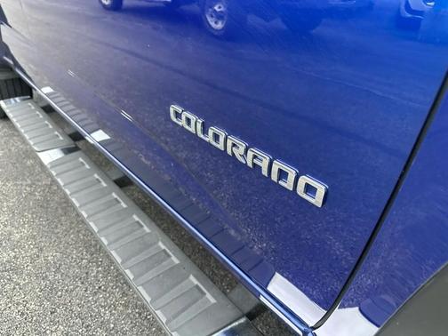 BLUE 2015 Chevrolet Colorado LT