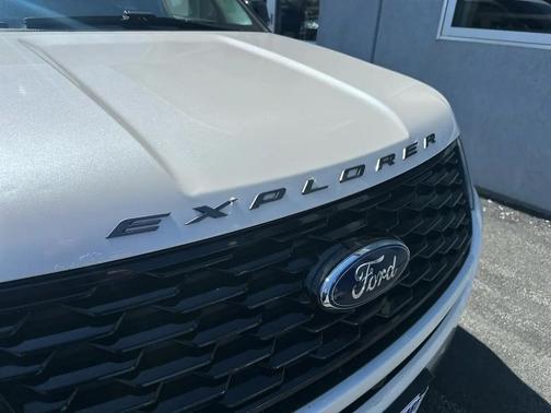 WHITE 2019 Ford Explorer Sport 4WD