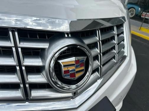WHITE 2016 Cadillac SRX Luxury Collection