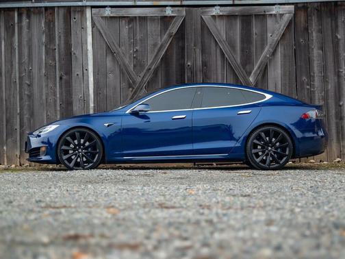 2016 Tesla Model S 85D
