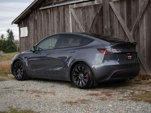 2022 Tesla Model Y Performance Dual Motor All-Wheel Drive