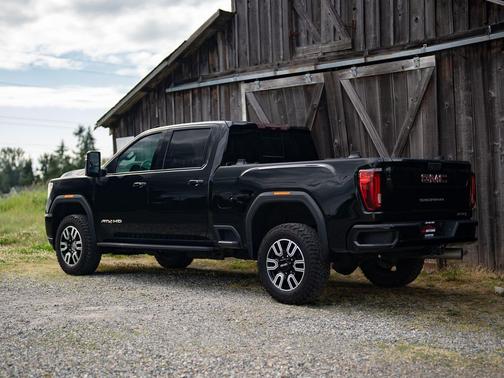 Onyx Black 2021 GMC Sierra 2500 AT4