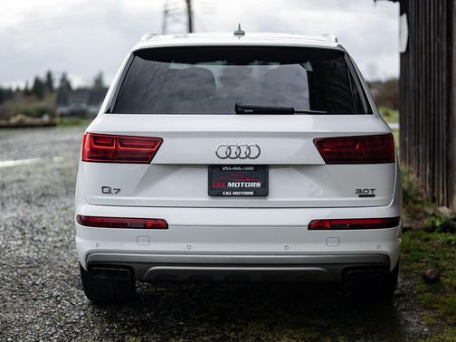 Carrara White 2018 Audi Q7 3.0T Premium