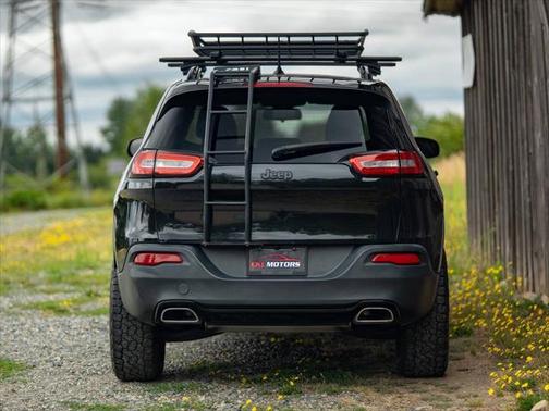 2016 Jeep Cherokee Sport