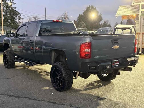 2009 Chevrolet Silverado 2500 LTZ Crew Cab