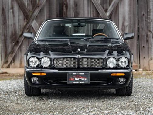 2000 Jaguar XJR Base 4dr Supercharged Sedan