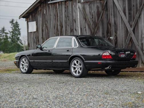 2000 Jaguar XJR Base 4dr Supercharged Sedan