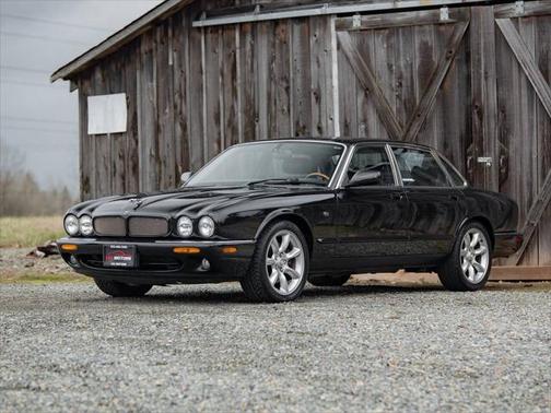 2000 Jaguar XJR Base 4dr Supercharged Sedan