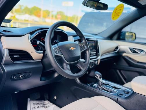 2022 Chevrolet Traverse LS