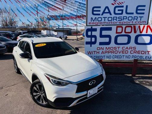 2017 INFINITI QX30 Base