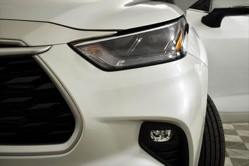 2023 Toyota Highlander Hybrid LE