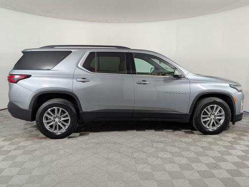 Sterling Gray Metallic 2023 Chevrolet Traverse LT Leather