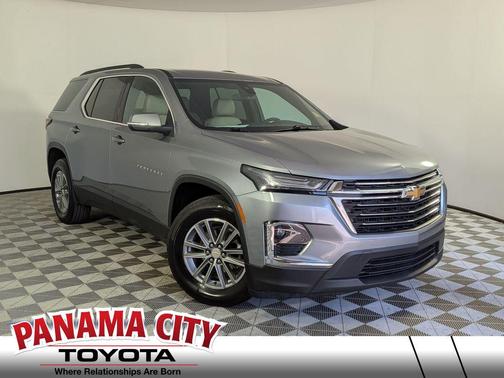 Sterling Gray Metallic 2023 Chevrolet Traverse LT Leather