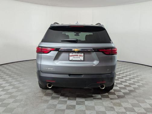 Sterling Gray Metallic 2023 Chevrolet Traverse LT Leather