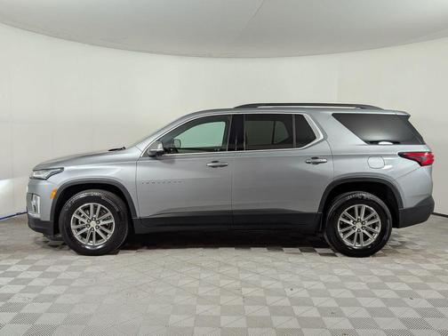 Sterling Gray Metallic 2023 Chevrolet Traverse LT Leather