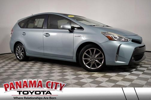 2015 Toyota Prius v Five