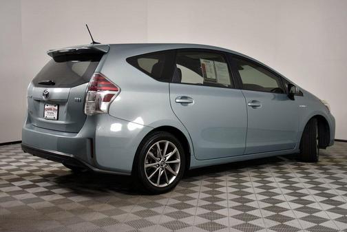 2015 Toyota Prius v Five