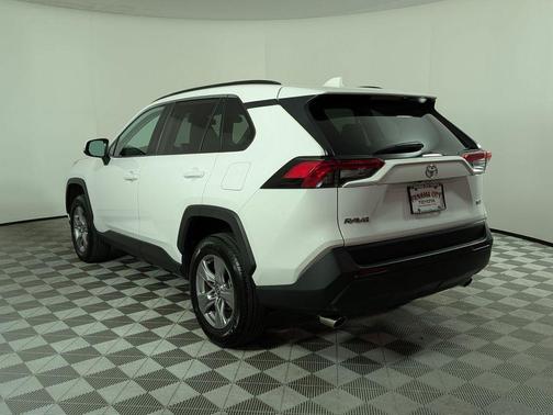 Ice 2025 Toyota RAV4 XLE