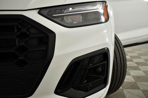 Arkona White 2024 Audi Q5 e 55 S line Premium Plus