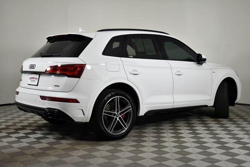 Arkona White 2024 Audi Q5 e 55 S line Premium Plus
