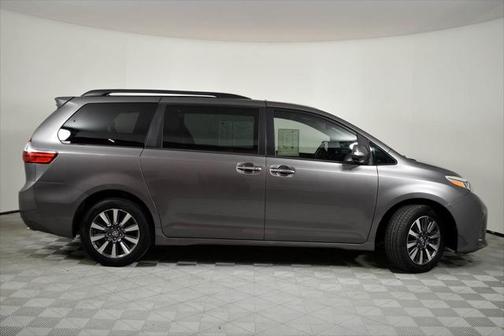 2019 Toyota Sienna Limited Premium