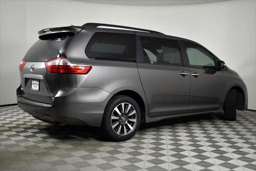 2019 Toyota Sienna Limited Premium