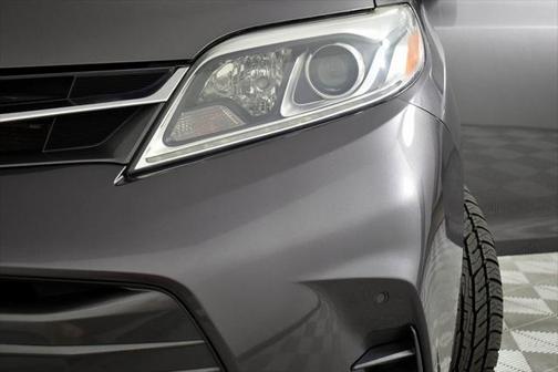 2019 Toyota Sienna Limited Premium