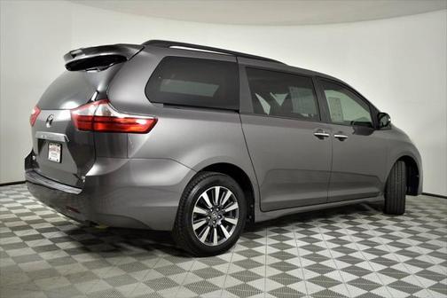 2019 Toyota Sienna Limited Premium