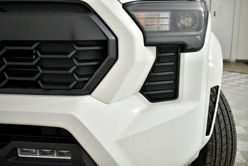 2025 Toyota Tacoma Hybrid TRD Sport