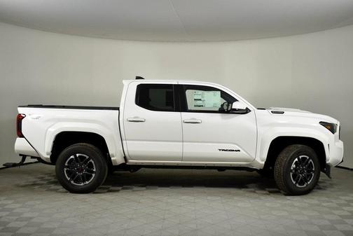 2025 Toyota Tacoma Hybrid TRD Sport