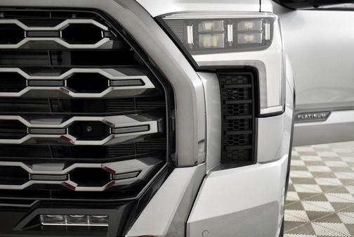 2025 Toyota Tundra Hybrid Platinum
