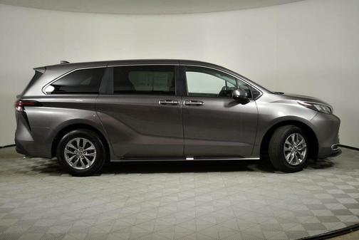 2024 Toyota Sienna XLE 7 Passenger