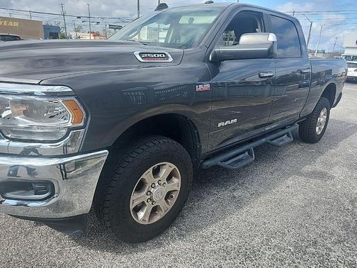 2019 RAM 2500 Big Horn Crew Cab 4x4 6'4' Box