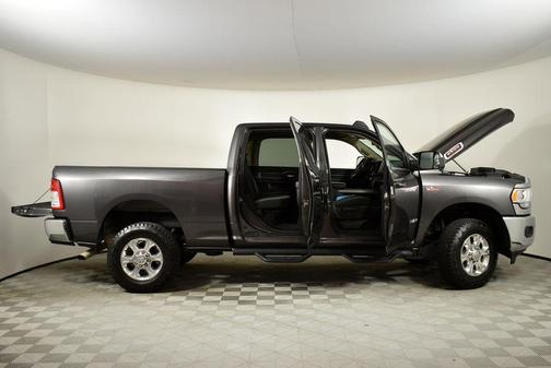 2019 RAM 2500 Big Horn Crew Cab 4x4 6'4' Box