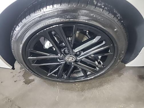 Ice 2025 Toyota Camry SE