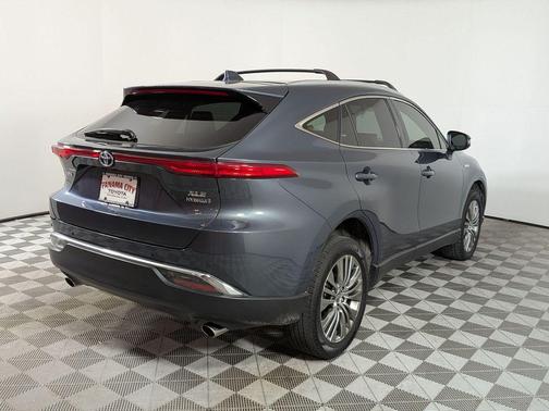 Coastal Gray Metallic 2021 Toyota Venza XLE