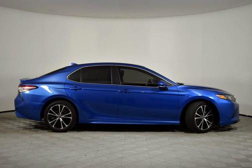 2020 Toyota Camry SE Nightshade