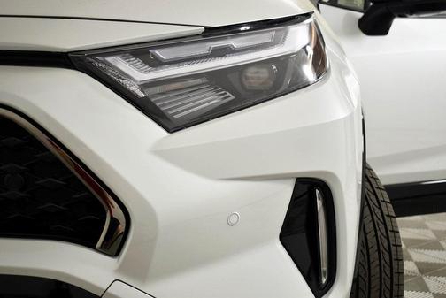 2025 Toyota RAV4 Plug-In Hybrid XSE